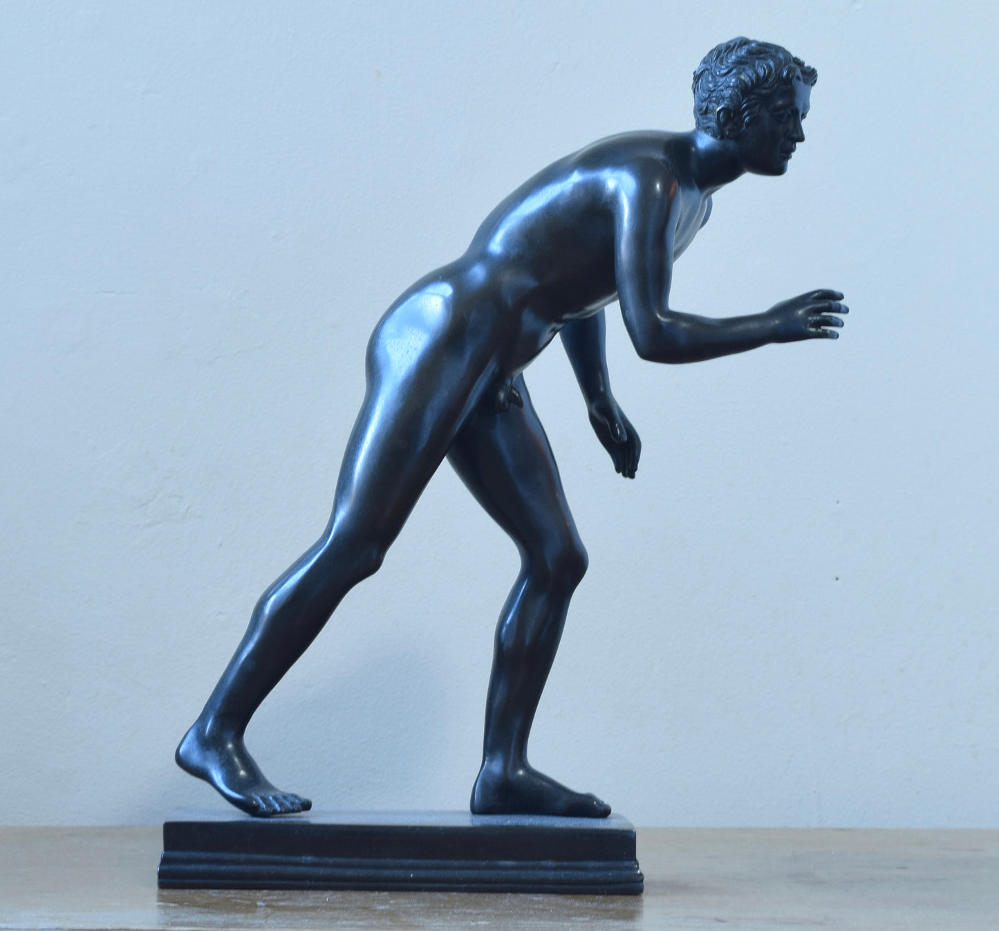 Pompeii Runner bronze