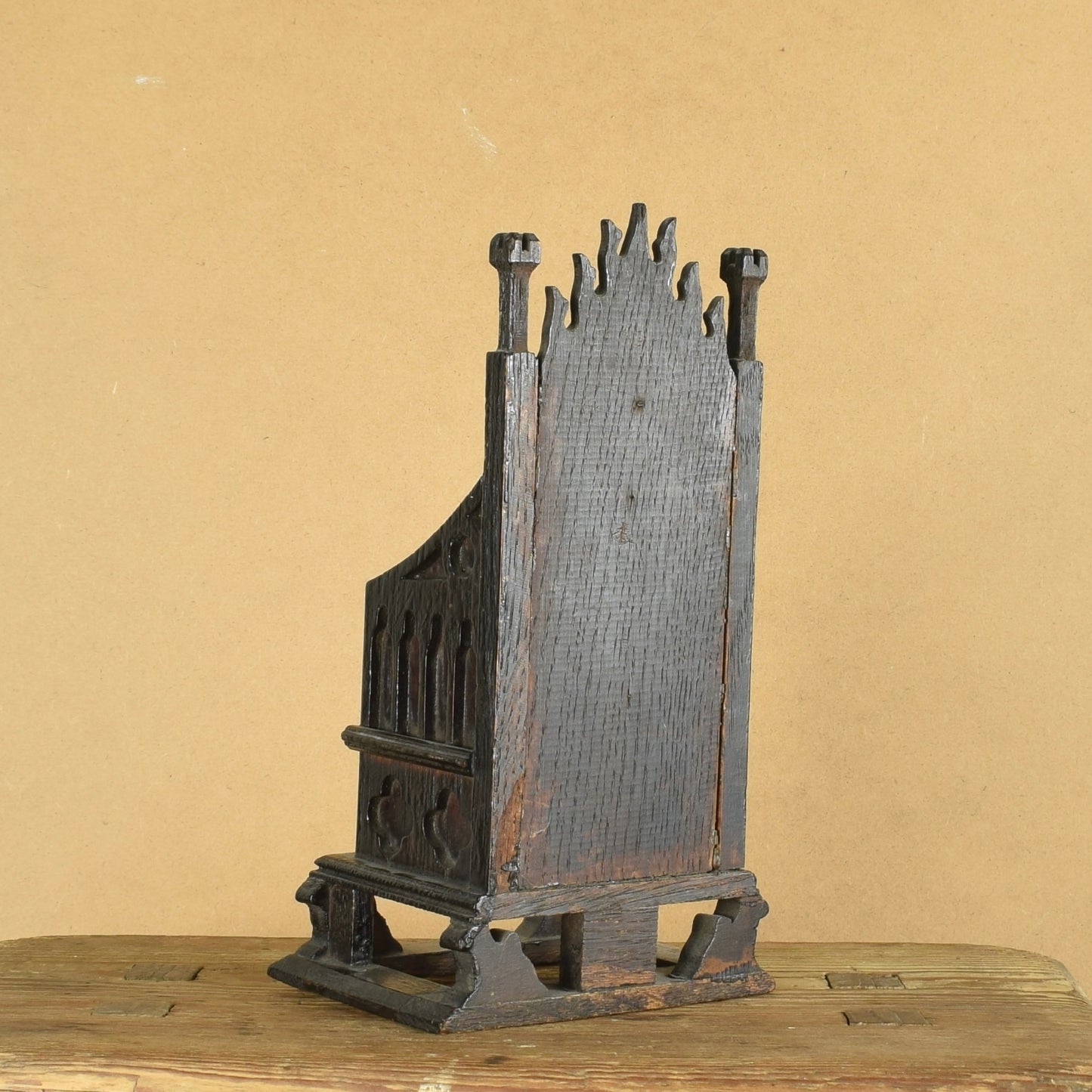 Gothic Pocket Watch Stand